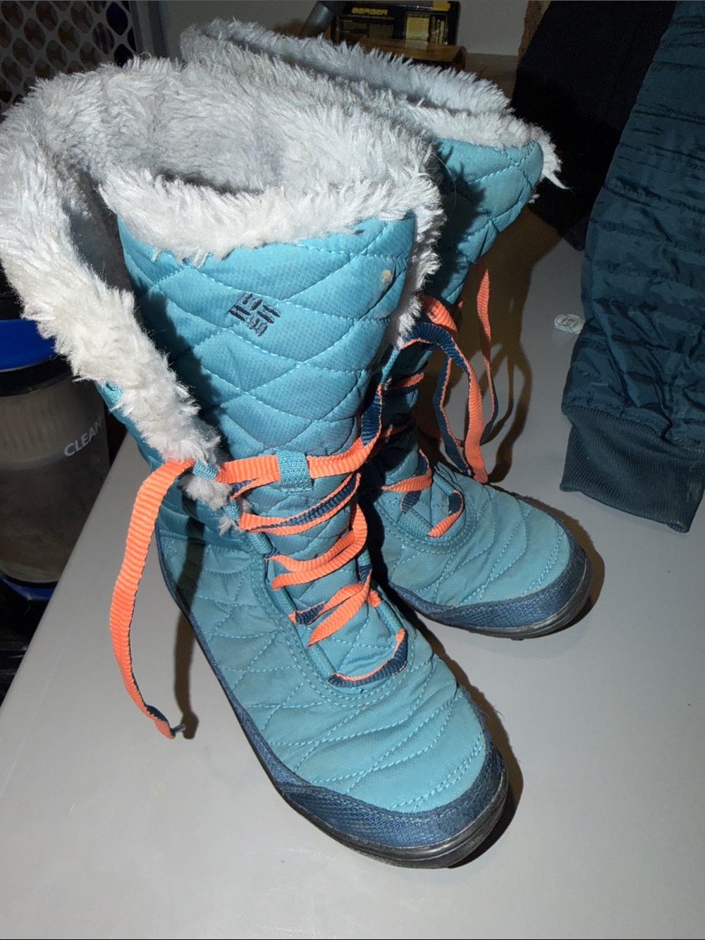 Columbia Teal Quilted Snow Boots with Coral Laces and Faux Fur Trim